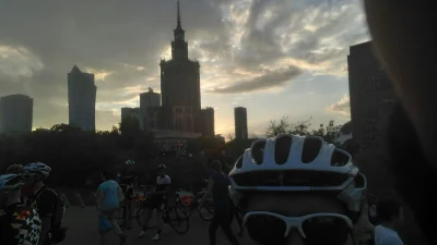 kiwacz - 583388 - 345 = 583043

#rowerowykrakow jedzie do Warszawy czyli ponad 24h ...