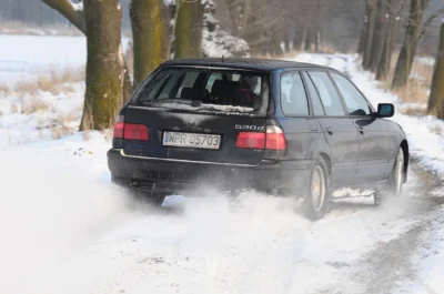 L.....y - Jeśli jesteś taką ciotą, która przy opadach śniegu na głównej, czarnej drod...