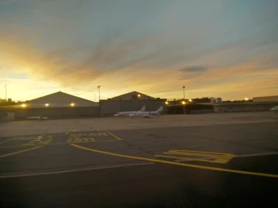Pawel0 - #lotnisko Luksemburg po zachodzie słońca. 

#niebo