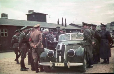 Resenbrink - 1941, łódzkie getto, Chaim Rumkowski (ze schyloną głową) wita Heinricha ...