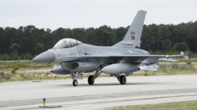 BaronAlvonPuciPusia - Rumunia kupiła F-16 od Portugalii

Rumunia i Portugalia sfinali...