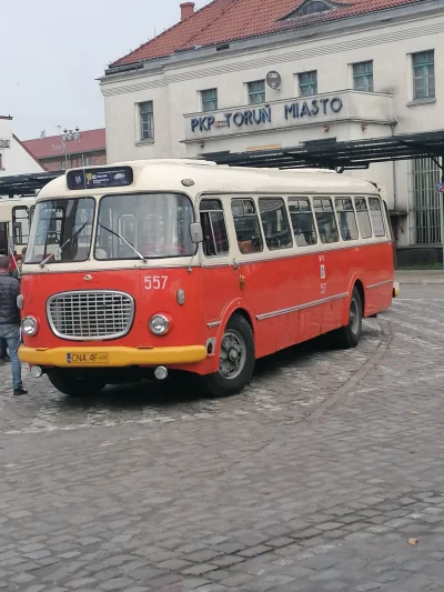 Bita_Smietana69 - Się jechało starym ogórkiem
#autobusy #wspomnienia #mzk#mzk #torun