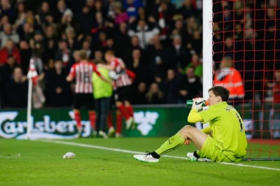 Minieri - Wojciech Szczęsny ukarany przez Arsenal karą 20 tys. funtów za jaranie szlu...