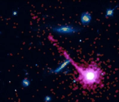 Kempes - A to fotka jednego z kwazarów zrobiona przez obserwatorium Chandra.
