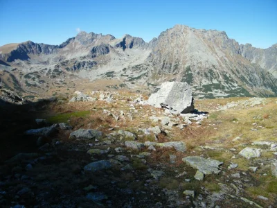 U.....a - Na granicy światłocienia w Dolinie Pięciu Stawów.
#tatry #gory #earthporn