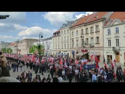 cerastes - @grubson234567: pokaż jakieś filmiki gdzie jest więcej kodziarzy, porównam...