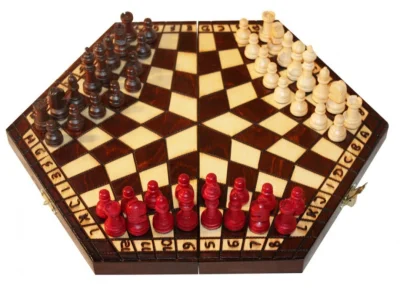 playwithme - Grał ktoś w szachy dla 3 osób? Lepsze czy gorsze od klasycznych? 
#szac...