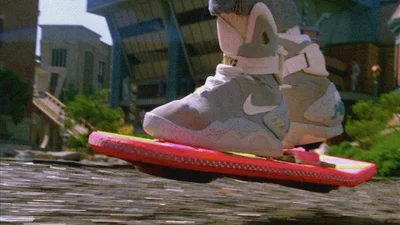 DrDevil - Unosi się nad ziemią? Nie? To nie jest hoverboard. Hoverboard jest w załącz...