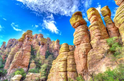 Sercio - Chiricahua National Monument, Arizona
Formacje skalne pozostałe po wybuchu ...