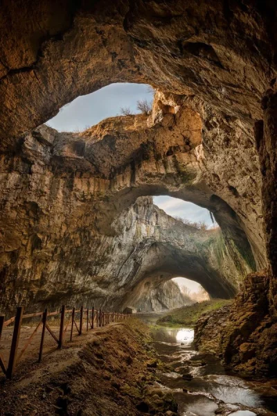Mesk - Perspektywa w jaskini Devetashka, Bułgaria #earthporn #azylboners #gory #wspin...