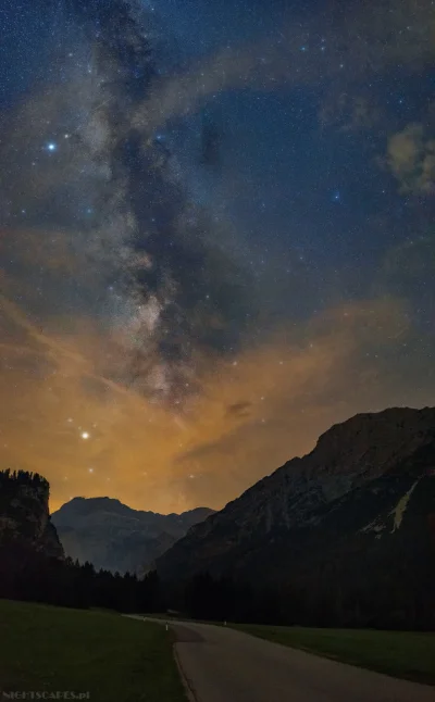 Nightscapes_pl - Droga Mleczna gdzieś w Dolomitach.

#fotografia #astrofoto #mojezd...