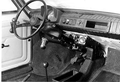 kuba70 - Za PRLu firma Bosmal opracowała inwalidzką wersję Fiata 126p. 
Gaz, hamulec...