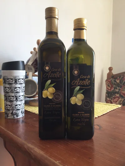 s.....k - Czy wiesz, że: biedronka wprowadziła samokurcące się butelki. Po lewej oliw...
