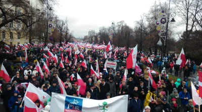 sezonowiec1 - Marsz organizowany przez PIS
- Bez rac
- Bez flag UE
- Bez burd
- B...