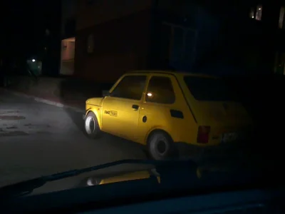 Lapidarny - Ostatnio w #Katowice na parkingu zauważyłem fajne żółte autko. Specjalnie...