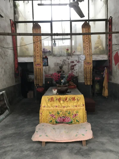 vlahbej - Zagościłem dziś na szczycie góry w Taoistycznej świątyni. #chinskawioska . ...