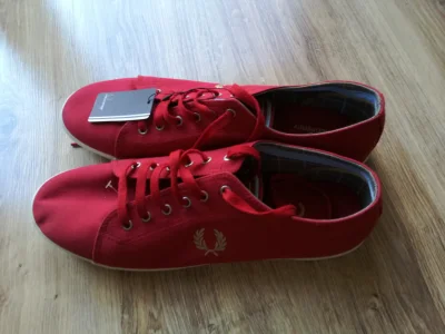 hydros2007 - Sprzedam czerwone buty Fred Perry. Nienoszone, z metką, w oryginalnym pu...