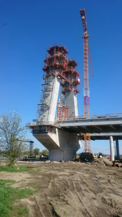 rybeczka - #krakow #s7 #budownictwo 
Pylon z bliska robi wrażenie ( ͡° ͜ʖ ͡°)