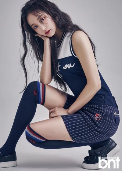 XKHYCCB2dX - #yeonwoo #momoland 
#koreanka