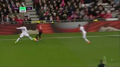 nieodkryty_talent - Czerwona kartka dla Andre Aguissa (Fulham) przeciwko Manchester U...