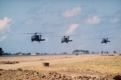 erwit - black hawki na grenadzie

#grenada #helikopterboners #lotnictwo #czarneheli...