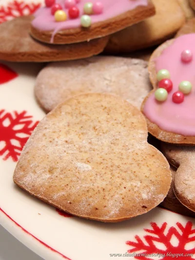 ClauditteMissCooking - ORIENTALNE CIASTECZKA

SKŁADNIKI:
mąka pszenna- ja zużyłam ...