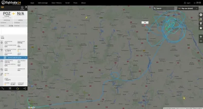 laza - Ktoś wie co on tak dziwnie lata? 
I co to może być?
#flightradar24 #lotnictw...