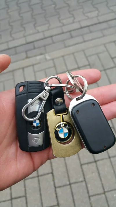 wisnia14 - Mirki znalazłem kluczyki na ulicy kabacki dukt jeśli ktoś ich szuka niech ...