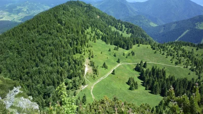 Ratzinsky - Mała Fatra.
Z małego sutka na przełęcz poniżej.
#gory