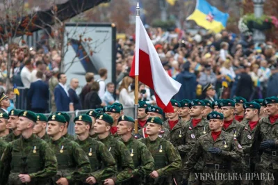 Szczedryk - #zdjecia #ciekawostki #ukraina #wojsko #militaria #kijow 
Parada z okazj...