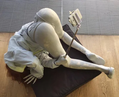 s.....i - #logikarozowychpaskow #kultura #sztuka 

Rzeźba Anny Uddenberg, przedstaw...