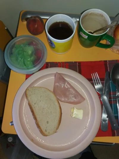 Kwassokles - #szpital #jedzenie #zdrowie kolacja jak widać 3 kromki chleba kosteczka ...