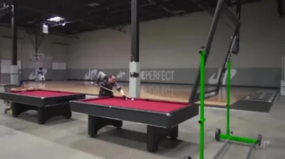 Mesk - Kolejny niesamowity trick od Dude Perfect #bilard #snooker #gif #dziwniesatysf...