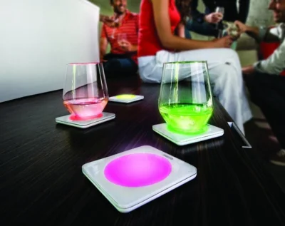 suafkupl - Świecące podkładki LED pod drinki http://www.suafku.pl/gadgety/swiecace-po...