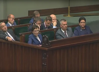 miliradian - W sali plenarnej Sejmu RP oddano do użytku zagrodę dla świń, są pierwsze...