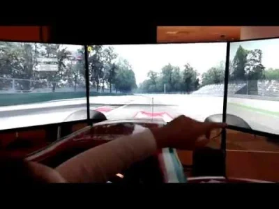 KORraN - Robert też jeździ w #assettocorsa :) Miło zobaczyć, że z jego ręką nie jest ...