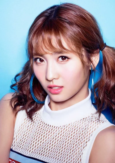 XKHYCCB2dX - #momo #twice 
#koreanka #japonka