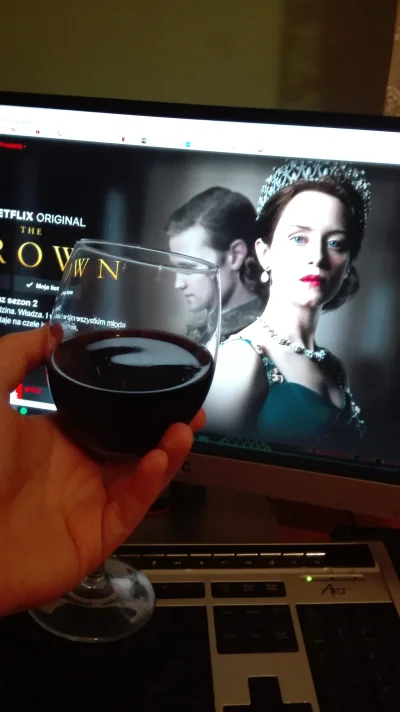 ActiZ - Premiera 2 sezonu #thecrown czas na wino z królową Elżbietą ( ͡° ͜ʖ ͡°) 
#ne...