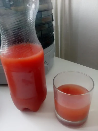 walerrr - Drodzy Mircy i Mirunie. W weekend robię sok pomidorowy własnej produkcji ze...