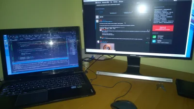 Gottek - @AmonGoeth: To laptop + monitor :D nie 2 monitory, wiec odstęp jest dosyć du...