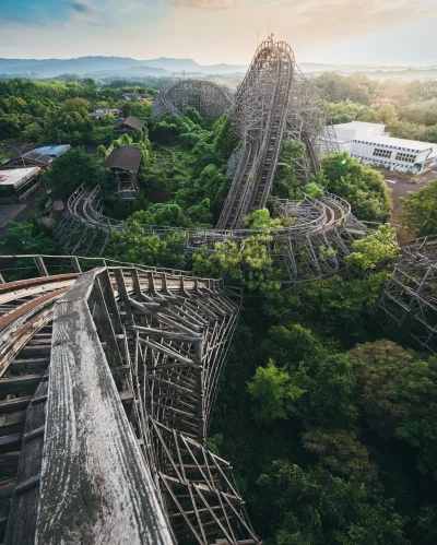 Vndone - Opuszczony park rozrywki, Nara Dreamland w Japonii. 
#azylboners #earthporn...