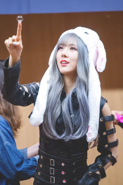 XKHYCCB2dX - #yoohyeon #dreamcatcher 
#koreanka