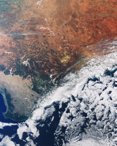 z.....e - Zdjęcie zachodniej części Australii wykonane 9 kwietnia 2017 przez satelitę...