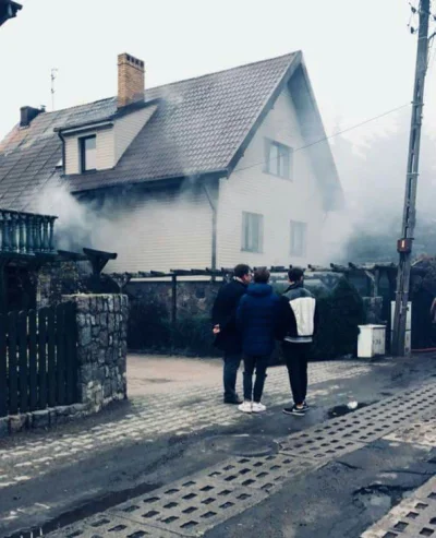 midcoastt - @jestpiekniedzis na mierzynskiej domek się pali
http://radioszczecin.pl/1...