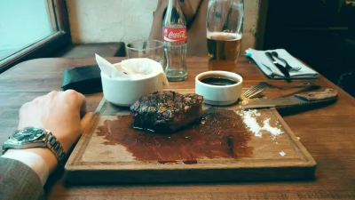 travikk - 400g czystej wołowiny. New York Steak w Ed Red #krakow jest genialny.

#jed...