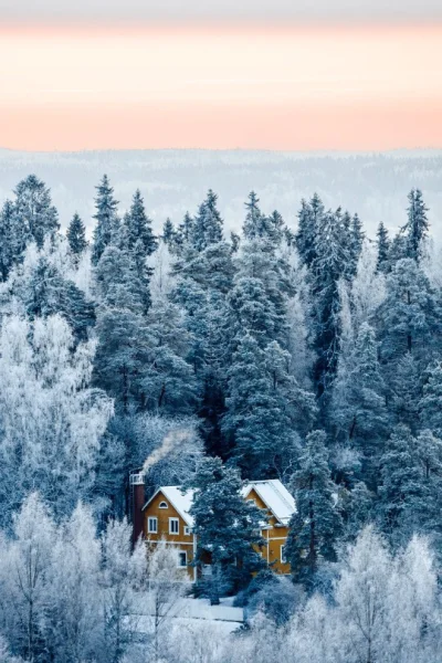 iwarsawgirl - Tampere, Finlandia, fot. Near The Lighthouse Alex Mazurov, Anastasia Gl...