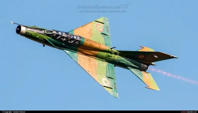 s.....w - MiG-21 LanceR B - rumuńskich sił powietrznych.
Doskonale widać czemu ten my...