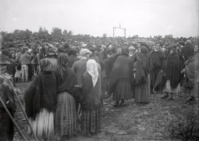 hipeklego - > Dzieci spotkały 'anioła' jeszcze dwukrotnie, a ten nakazał im aby nikom...