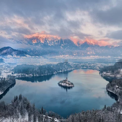 tomyclik - #earthporn #azylboners #slowenia 
Jezioro Bled, Słowenia.