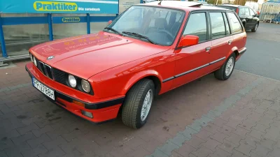 pogop - Ale ładny i zadbany egzemplarz spotkałem dzisiaj. 

#bmw #carspotting #samoch...